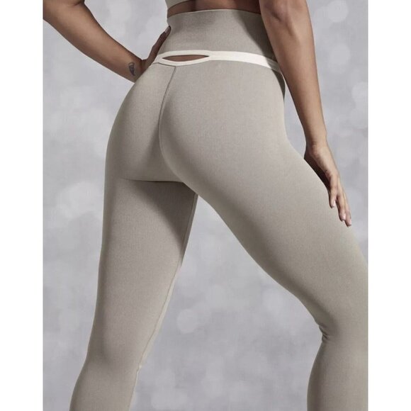 fabletics High Waisted Sculptknit Cut-out Back Legging Smoke Opal Size Small - Picture 1 of 9